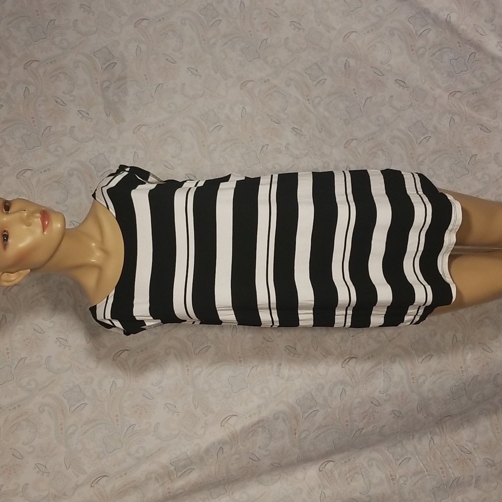 XL Inc. B & W Stripped Top